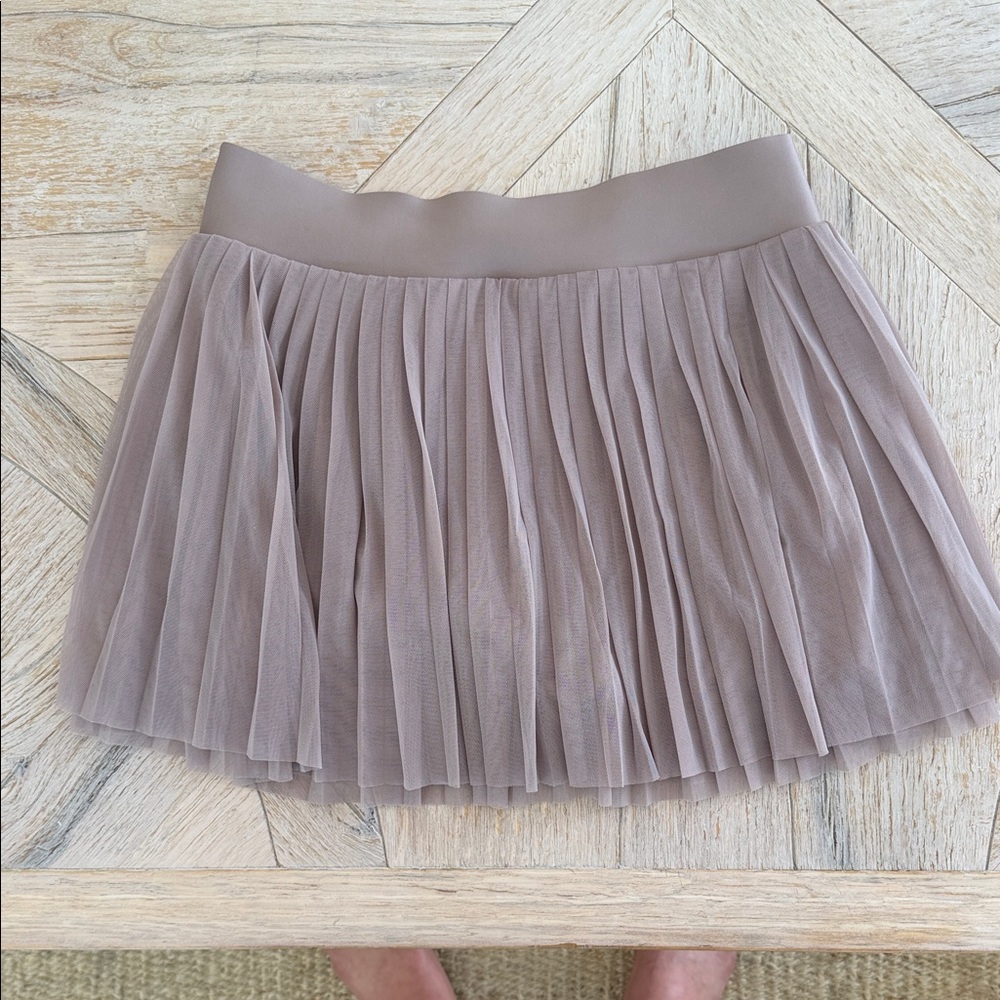 Alo Skirt - Picture 3 of 6